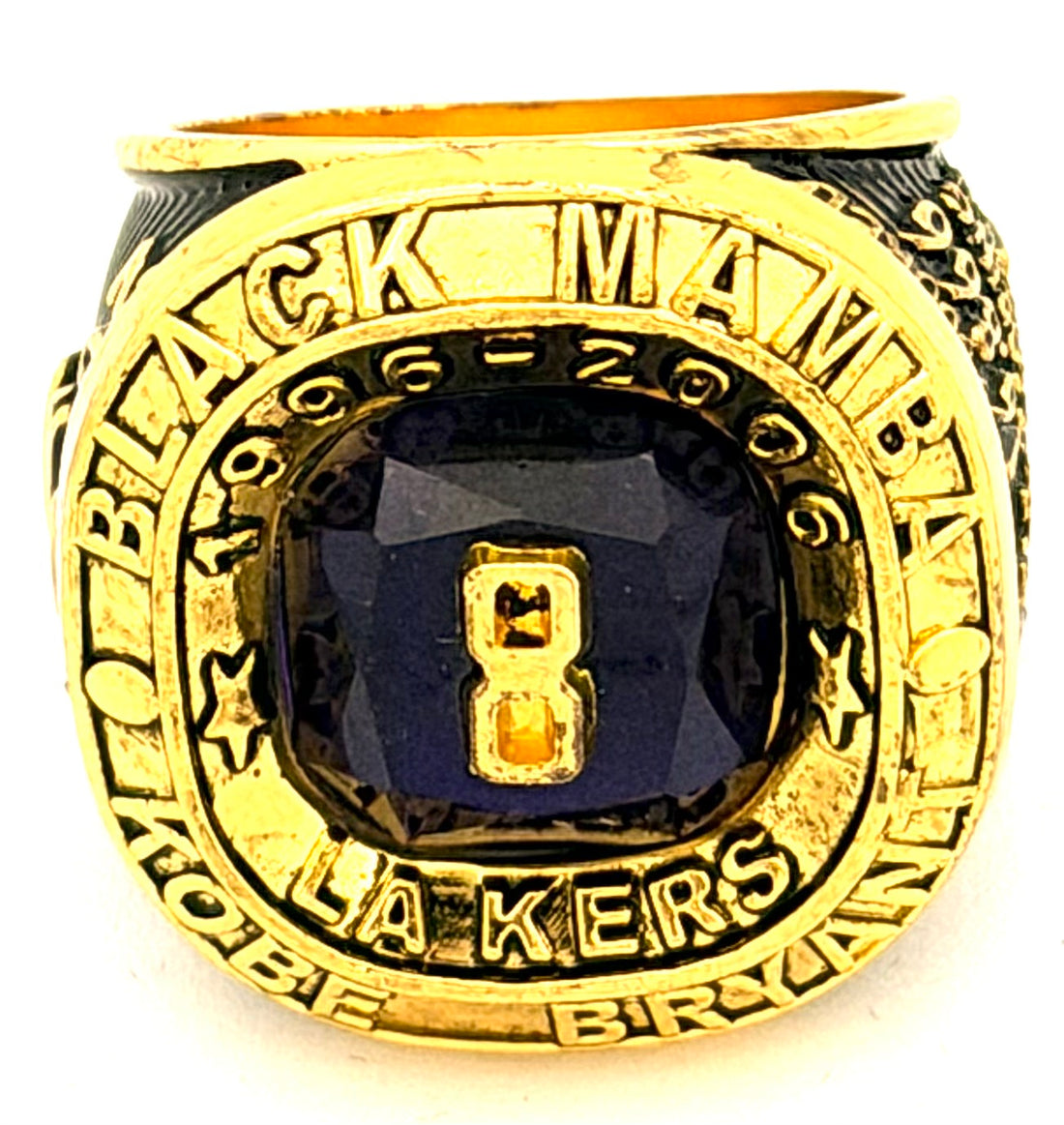 NBA / Los Angeles Lakers 1996-2006 Kobe Bryant retired #8 Championship Ring