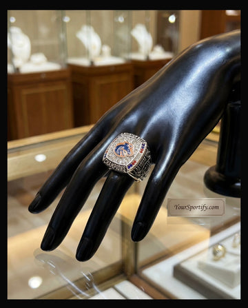 NCAA / 2017 Boise State Broncos Football “ Mountain West “ championship ring