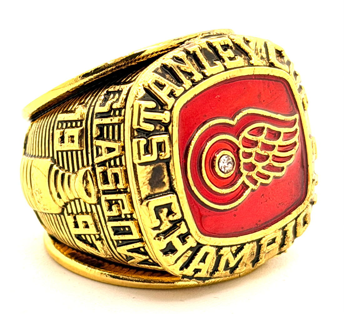 NHL / 1997 Detroit Red Wings Stanley Cup Championship Ring