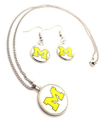 Earrings & Necklaces / Michigan Wolverines